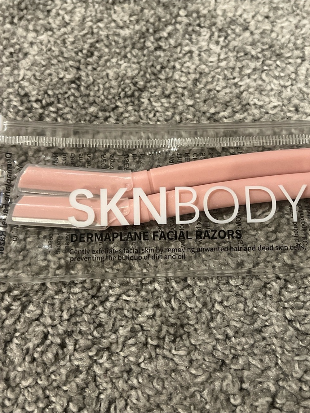 Pink Hair Identifier Spray & Dermaplane Razor Set - Picture 4 of 5